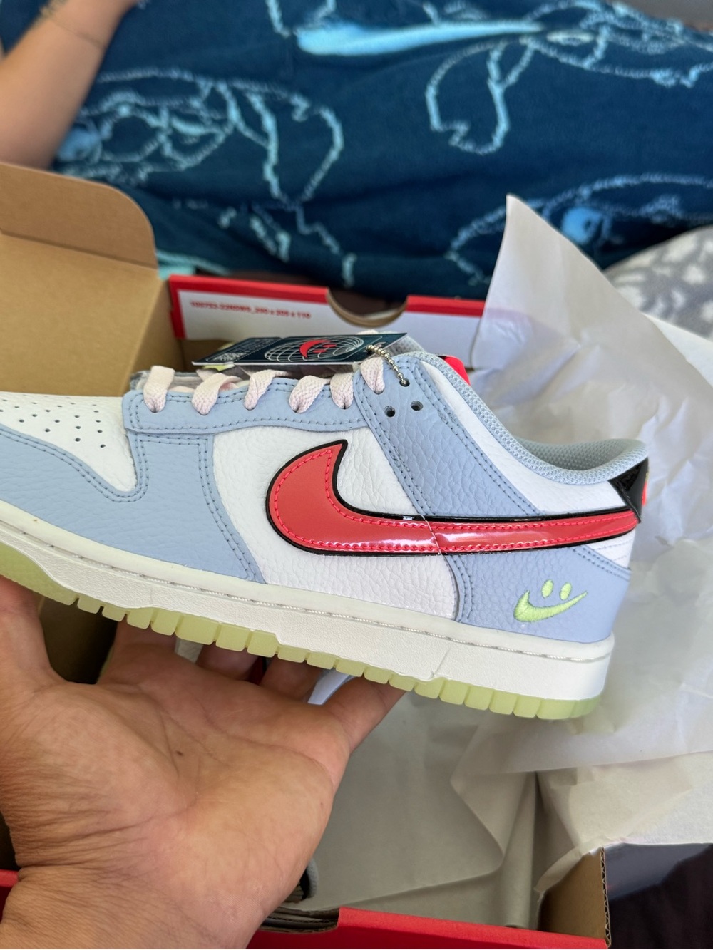 Nike Kids Low-Top Sneakers in Light Blue, White and Pink
